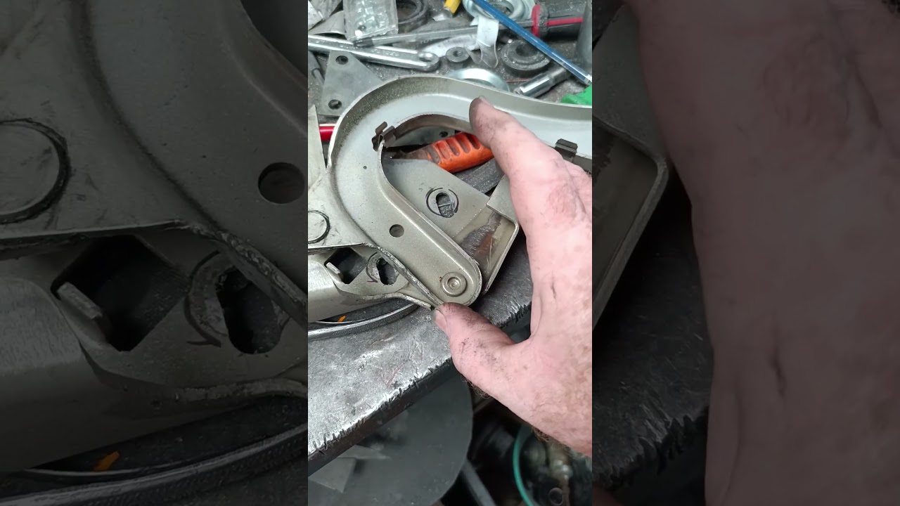 e24 boot hinge repair