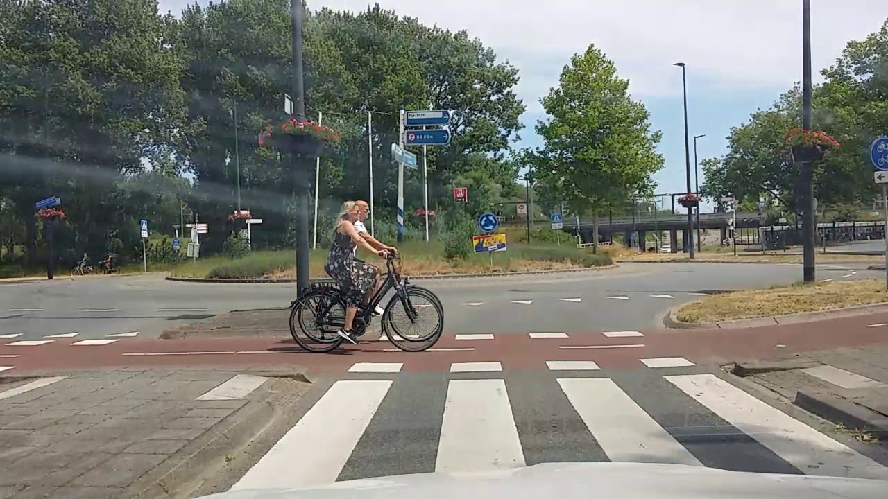 01-06-20 14:38 (Botlekweg, Hoogvliet Rotterdam,)