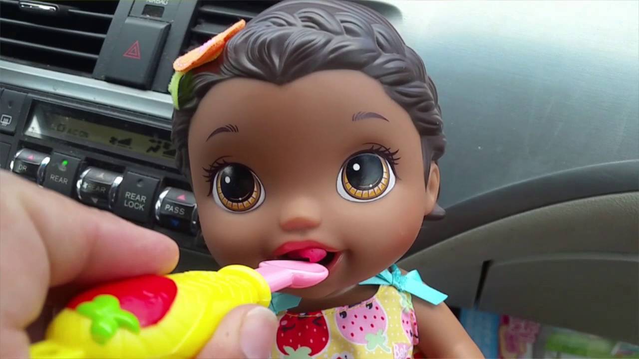 Super Snackin Lili Can Talk!? Baby Alive Box Opening on the way to Beach WELCOME HOME BABY ALIVE