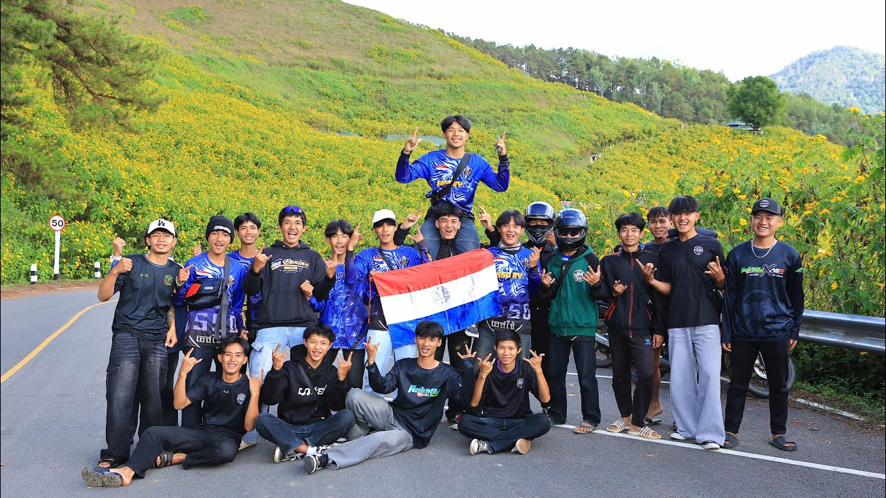 Memories to Visiting Thung Bua Tong Field ( Golden Flowers Mountain) with My Friends 2025