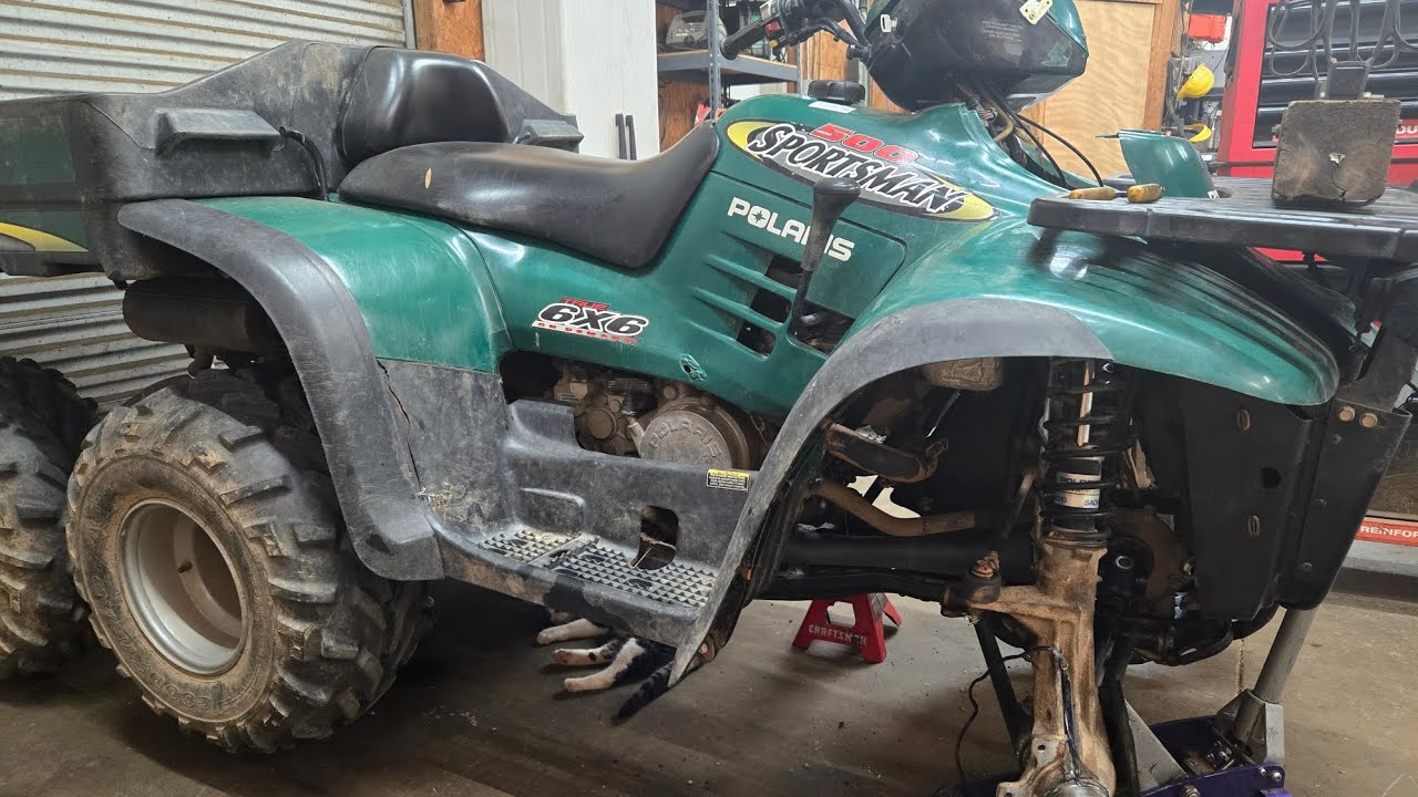 How to fix Polaris Sportsman 4x4 drive.  Why is my 4x4 not working? How to disassemble it.