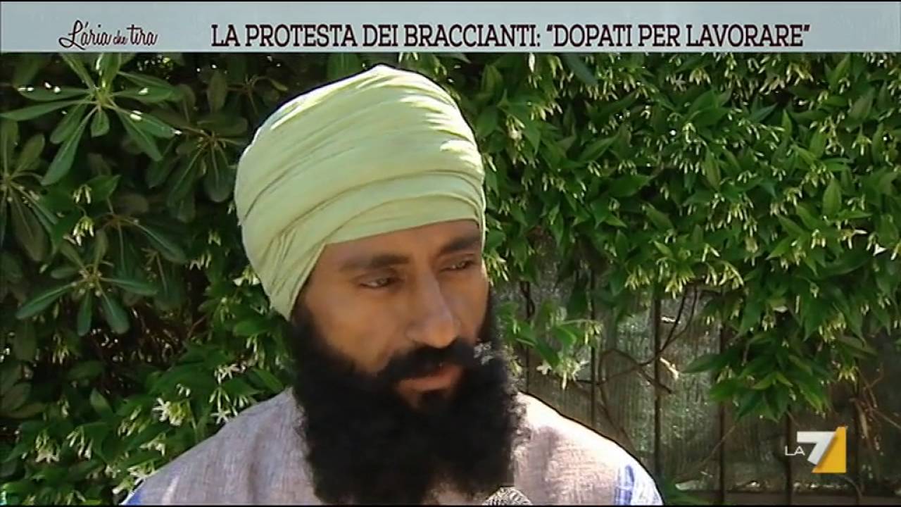 La protesta dei braccianti 'dopati per lavorare'