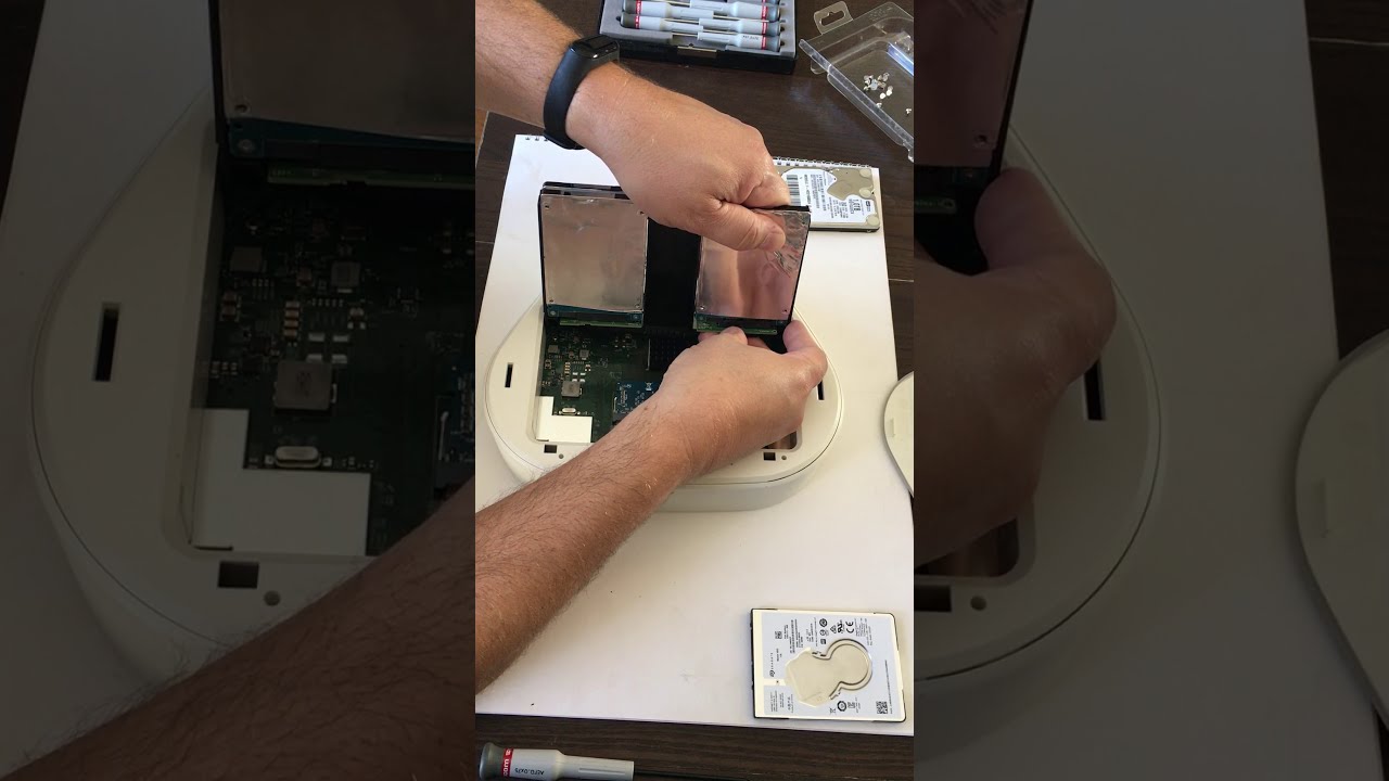 Comment mettre 4 disques durs dans la FREEBOX DELTA