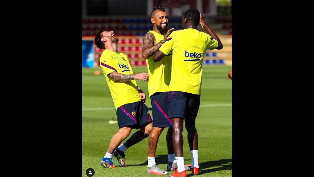 Frenkie de Jong makes fun of Ousmane Dembélé