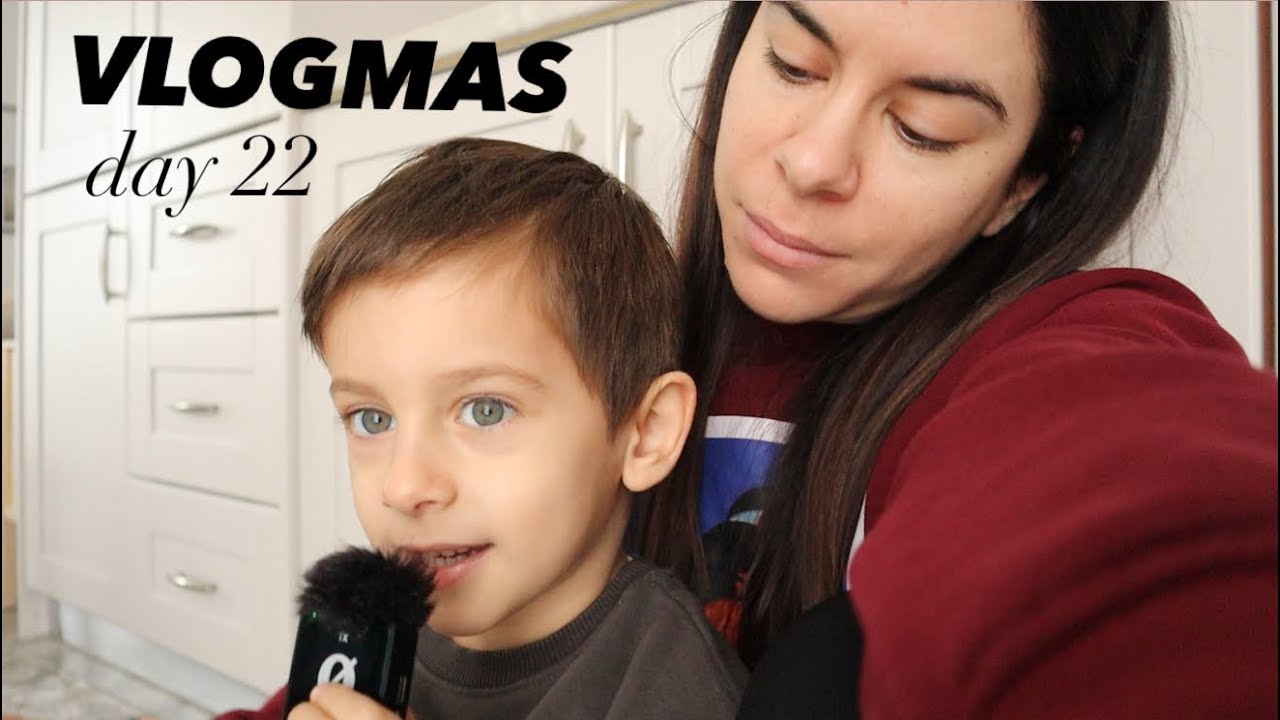 VLOGMAS DAY 22 - Η ΣΧΟΛΙΚΗ ΓΙΟΡΤΗ & ΠΟΙΟΣ ΔΕΝ ΕΙΝΑΙ ΑΡΡΩΣΤΟΣ ΣΕ ΑΥΤΟ ΤΟ ΣΠΙΤΙ?