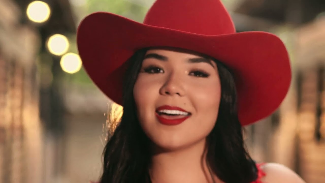 No Te Creas Tan Importante - Natalia Arenas (Video Oficial)