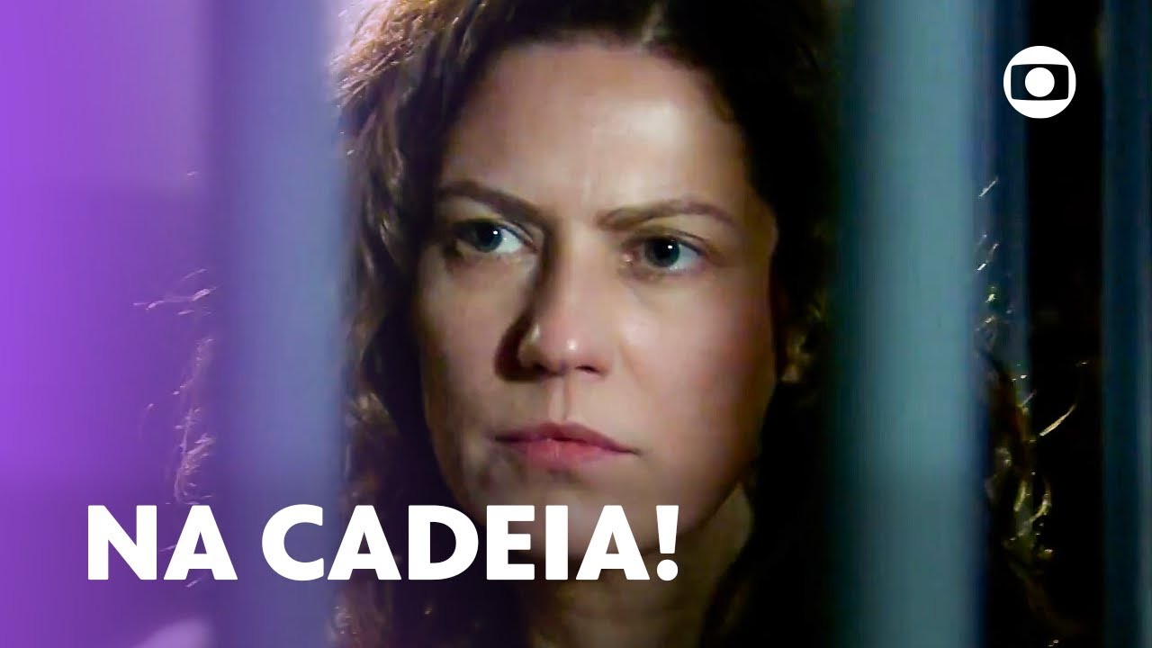 Flora é presa novamente e recebe visita de Donatela! | A Favorita | Vale a Pena Ver de Novo