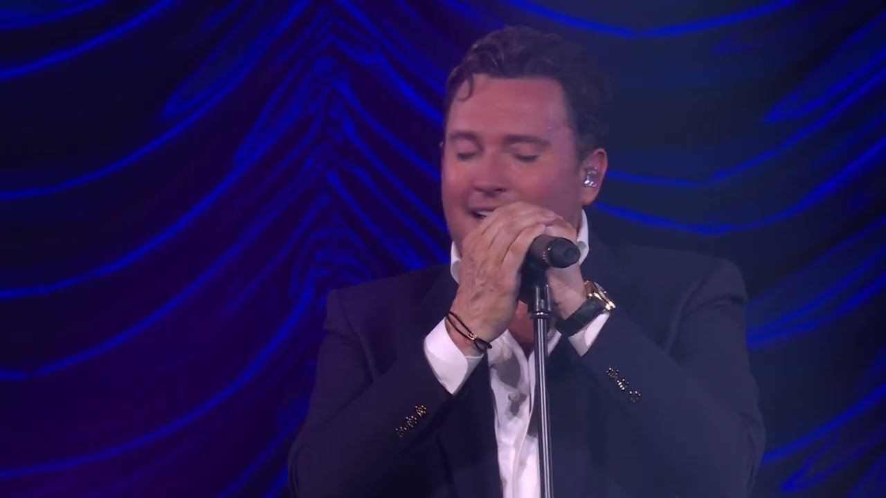 Tino Martin – Elke Meter Kan De Laatste Zijn [Medley] (Viva Las Vegas) [Live in de Ziggo Dome 2022]