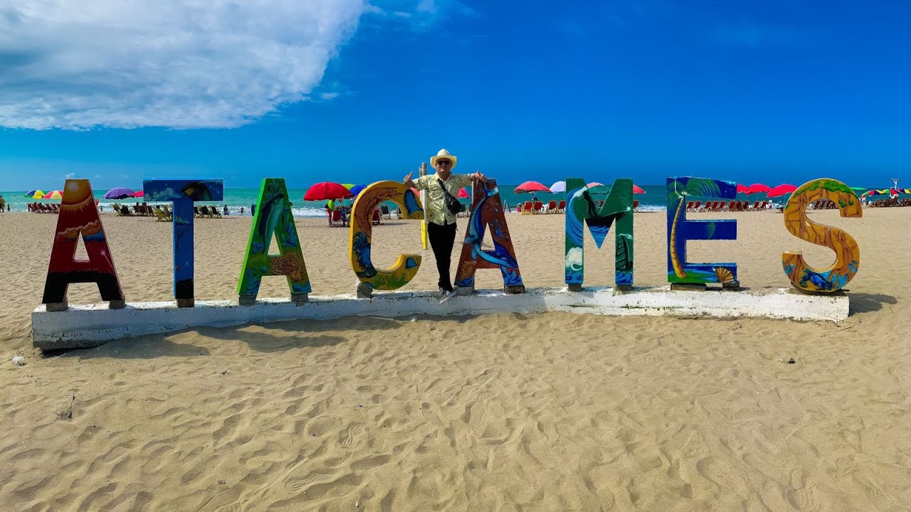 Visitando La Playa De ATACAMES En Ecuador 🌊🇪🇨