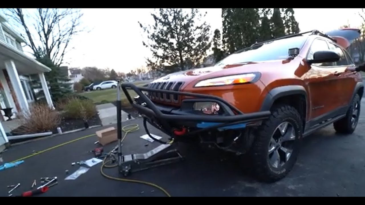 Установка трубчатого бампера MFC Offroad Pre-Runner