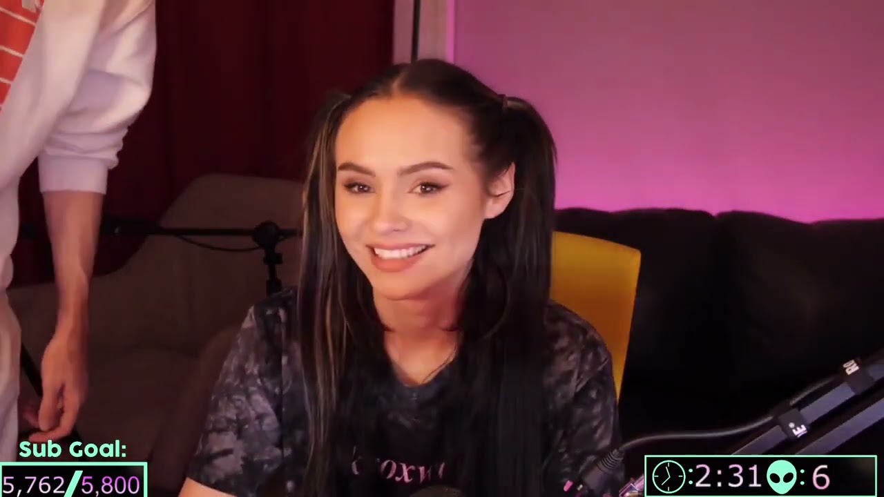 Talia's chat SIMPING over Simon's VEINY arm live on stream