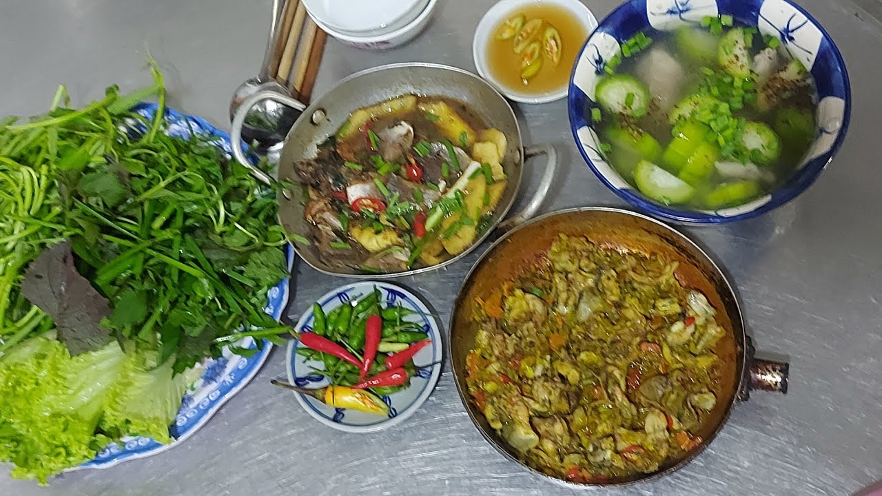 Ăn cơm khô kho ngót chấm rau sóng và ếch kho xã nghệ 