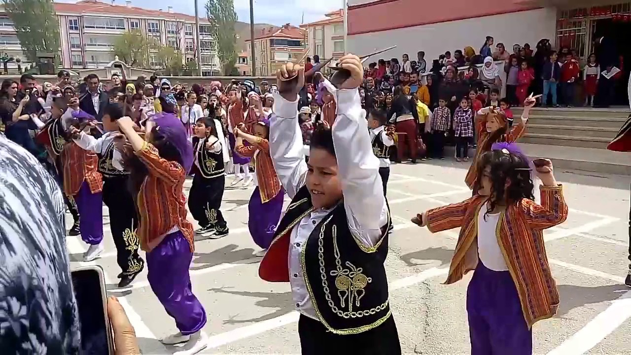 Rafet bozkurt okulu 3-a sınıfı 23 nisan kutlamasi