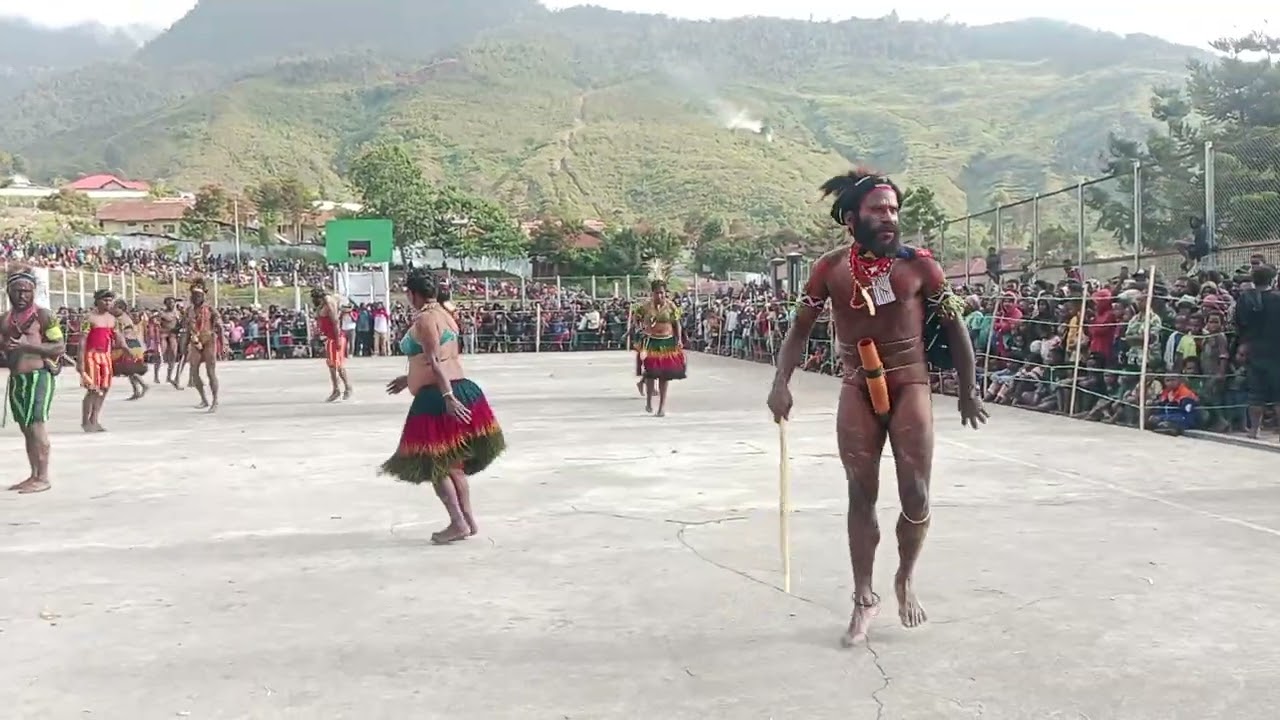 Wisisi  Hut RI ke-80 Lombah  Tarian adat suku Lanny puncak Jaya 