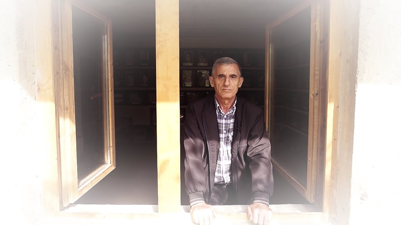 “Gjaku i vëllait rridhte mbi mua” — shtëpia ku u masakruan mbi 50 veta në Poklek