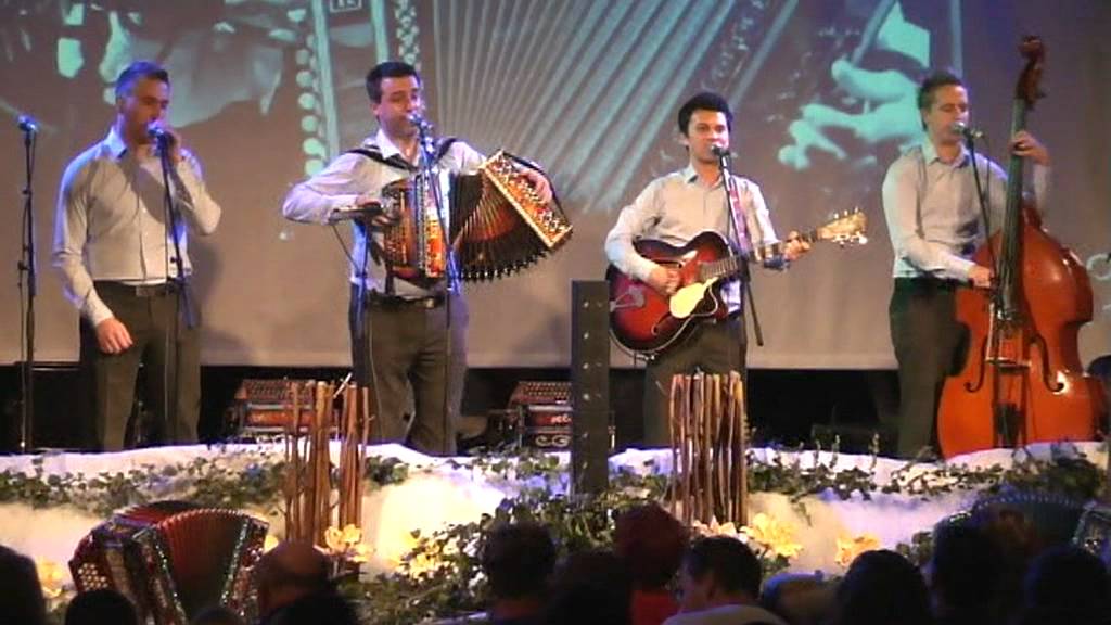 Ansambel Vikend-Lahko noč zlatolaska (v živo)