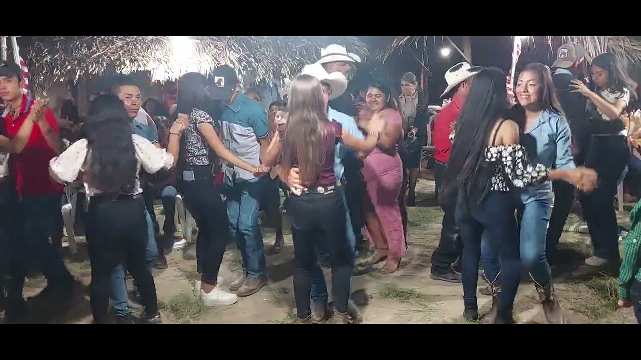 NI PARIENTE SOMOS,,,,MI GENTE AQUI LES DEJO ESTE MIX BUENISIMO  ESPERO  SEA DE SU AGRADO,,BENDISION.