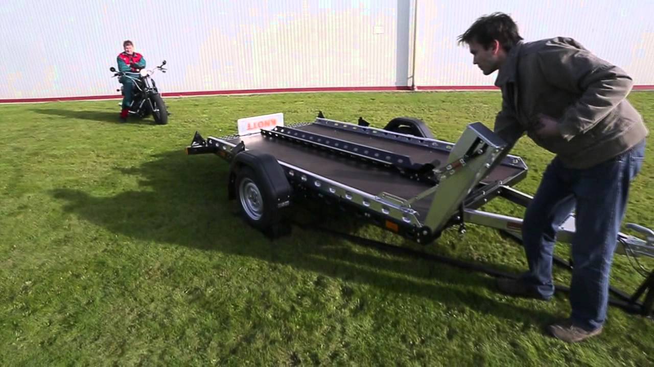 Autóflex-Knott motor utánfutó süllyeszthető rendszerrel / motor trailer with lowering system