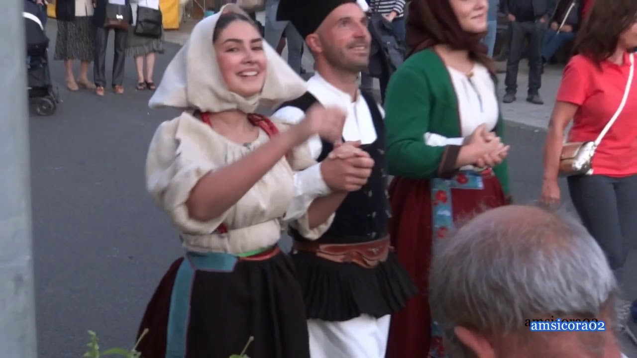 MEANA SARDO: balli in piazza ii°