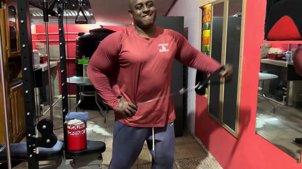 ©️ better shoulders than none 