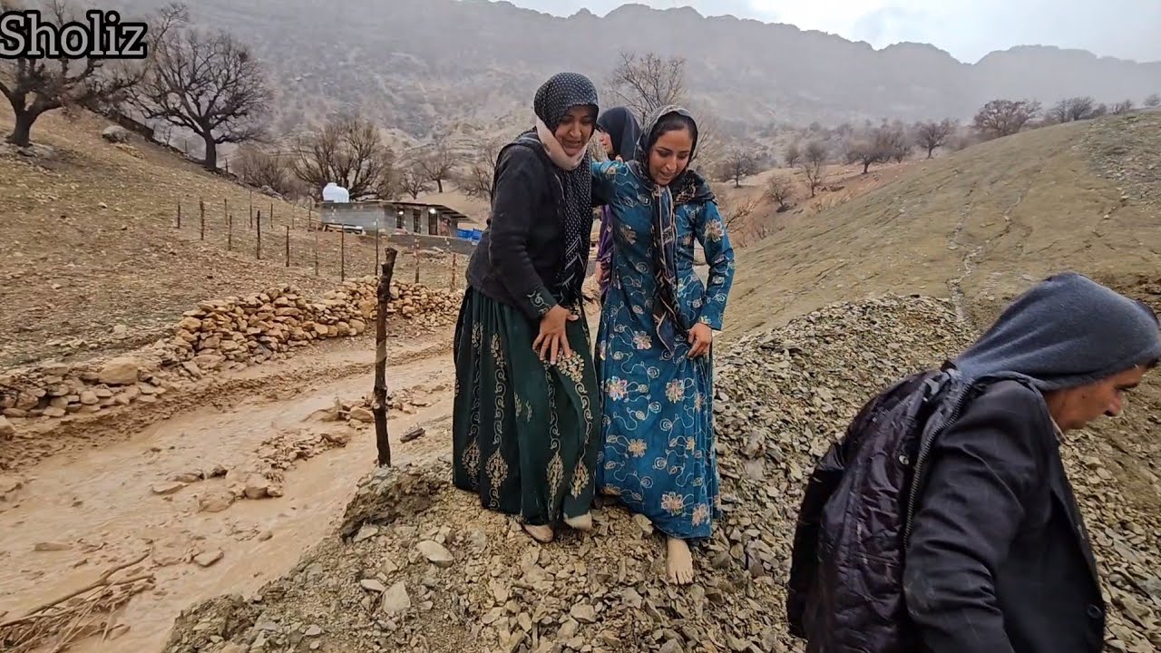 Nomadic Challenge: The Struggle Against an Unprecedented Flood in a Nomadic Village🌊⚠️