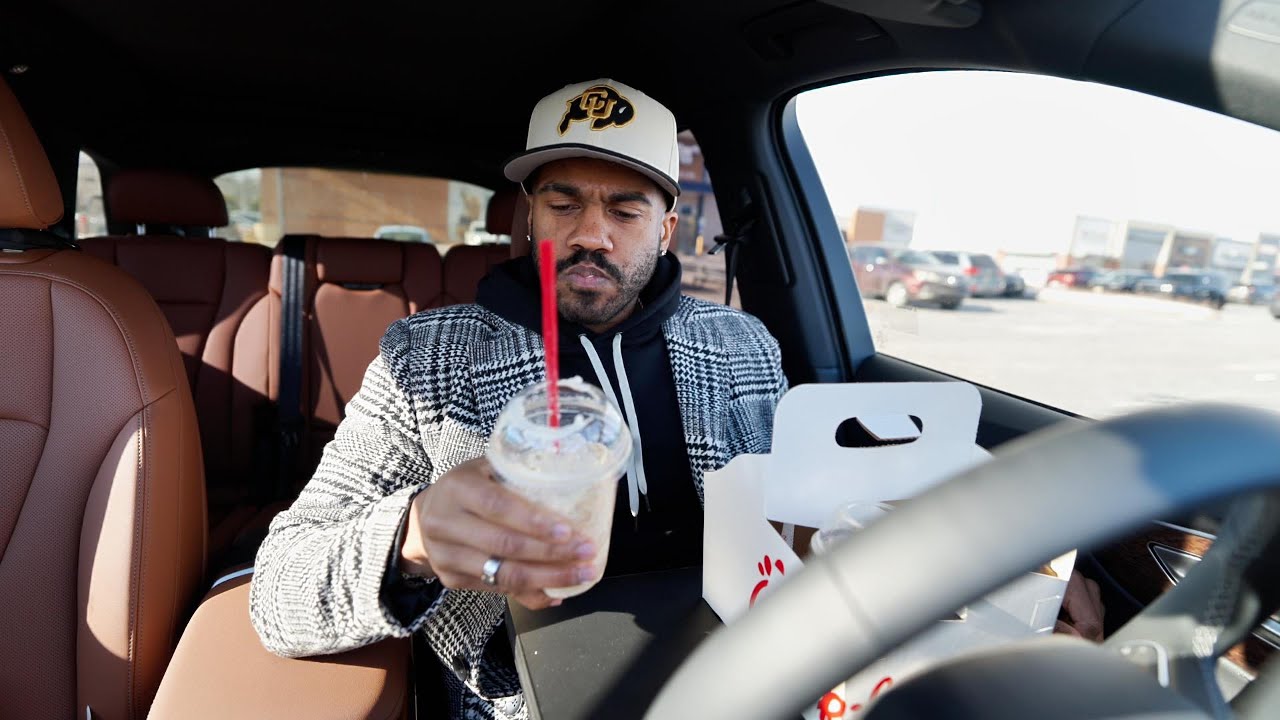 Trying Chick Fil-A's Frosted Sodas and Floats