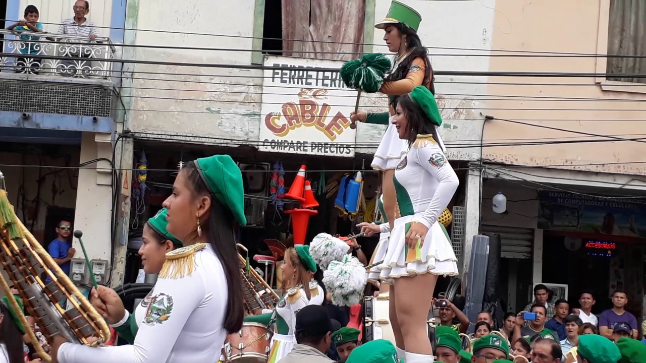 Unidad Educativa Amazonas Desfile 24 de juli