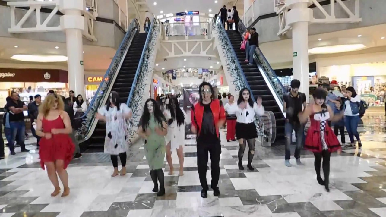 Flashmob Thriller performed by Moondancers / Galerias Coapa