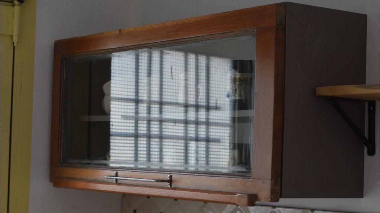 ALACENA CON PUERTA DE VIDRIO Y MADERA 
