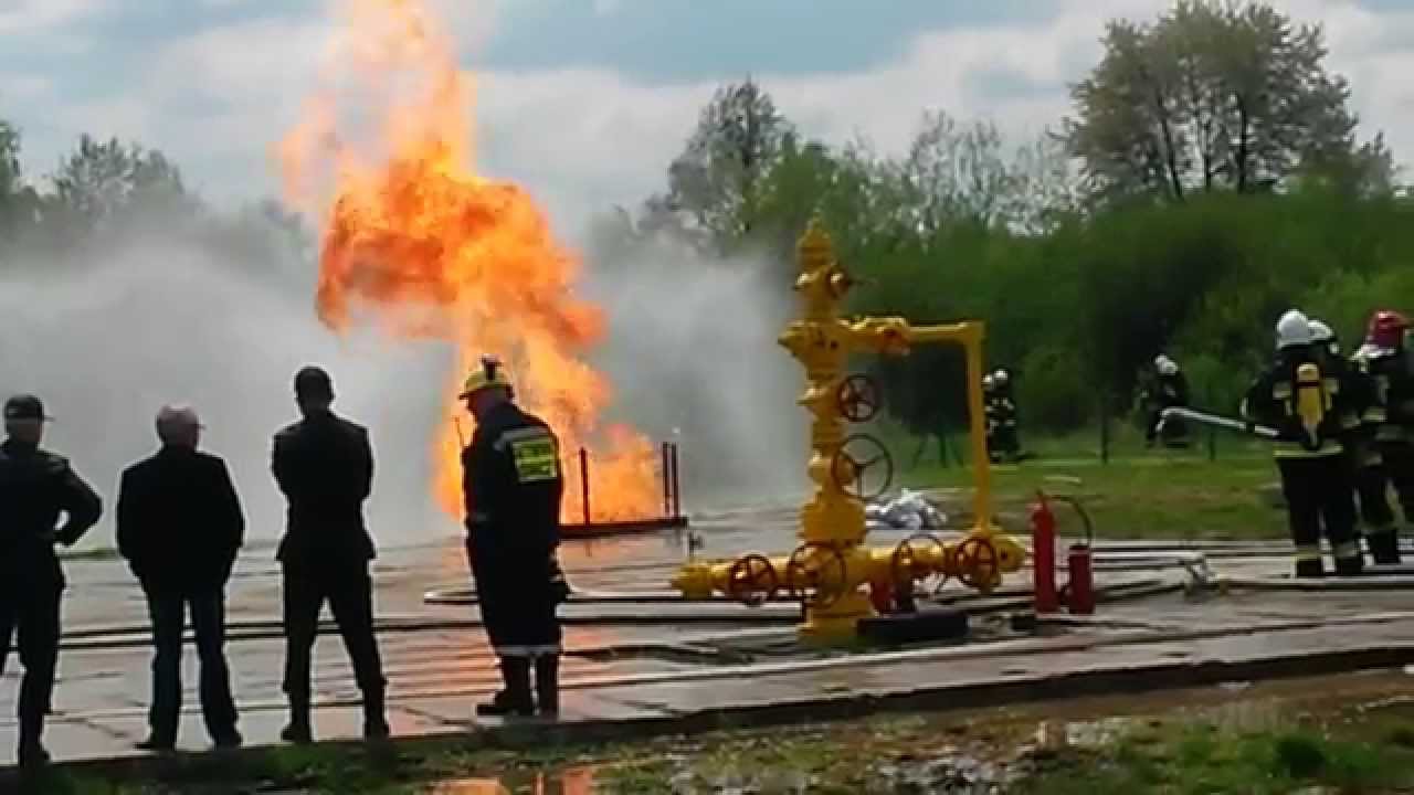 Ćwiczenia strażaków z gazem LNG - Tarnawa  - 08 maj 2015 - studnia
