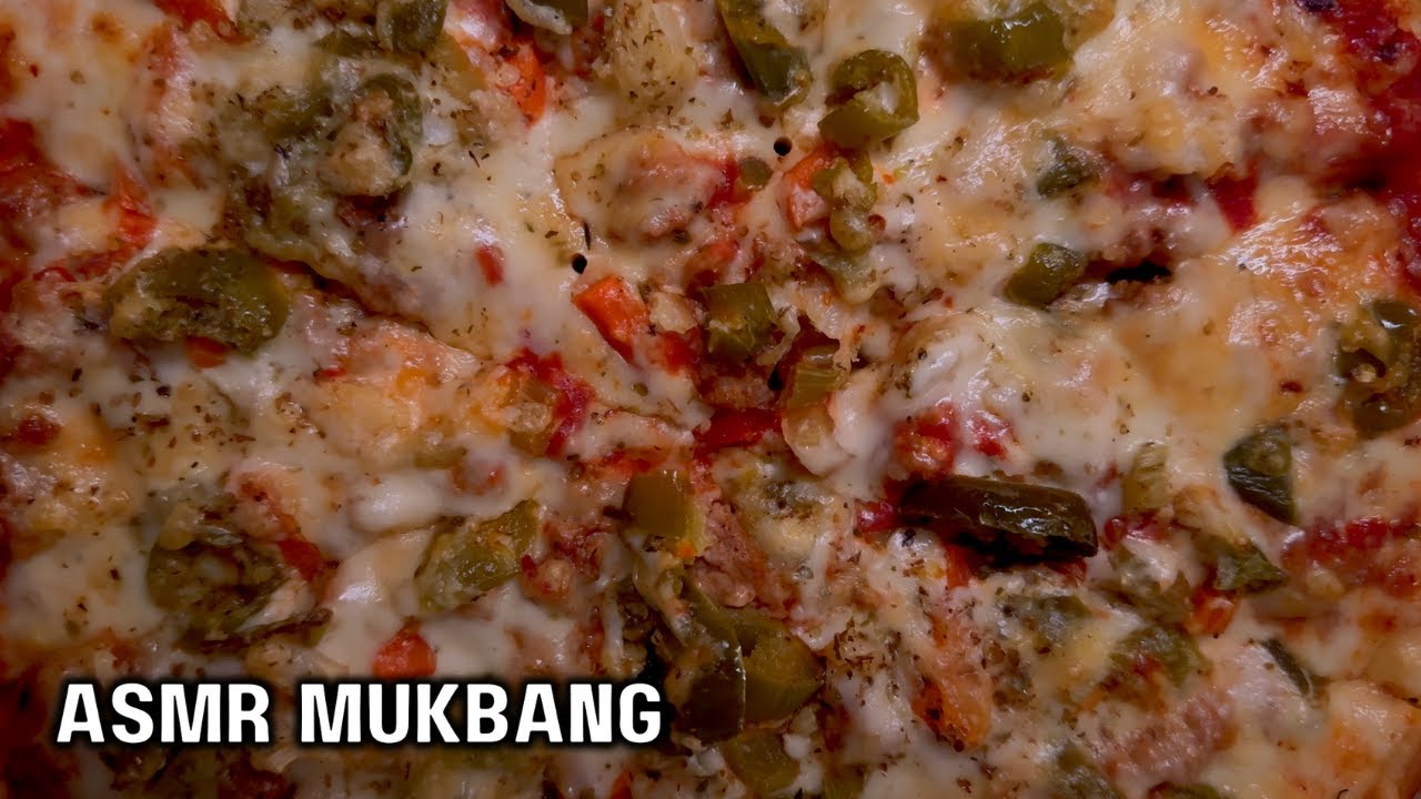 ASMR CHICAGO STYLE ITALIAN SAUSAGE & HOT GIARDINIERA PEPPER TAVERN PIZZA MUKBANG EATING SOUNDS