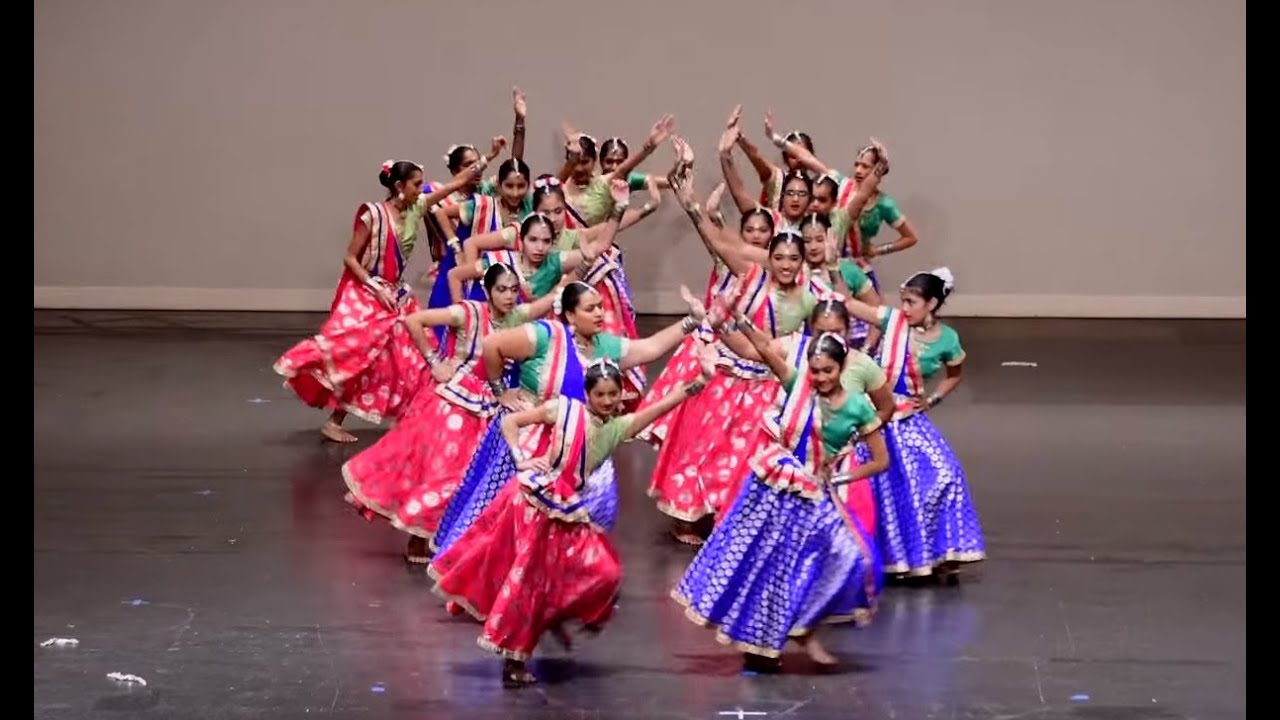 Udi Udi Jaye Garba Dance - 2017 (4K Ultra HD)