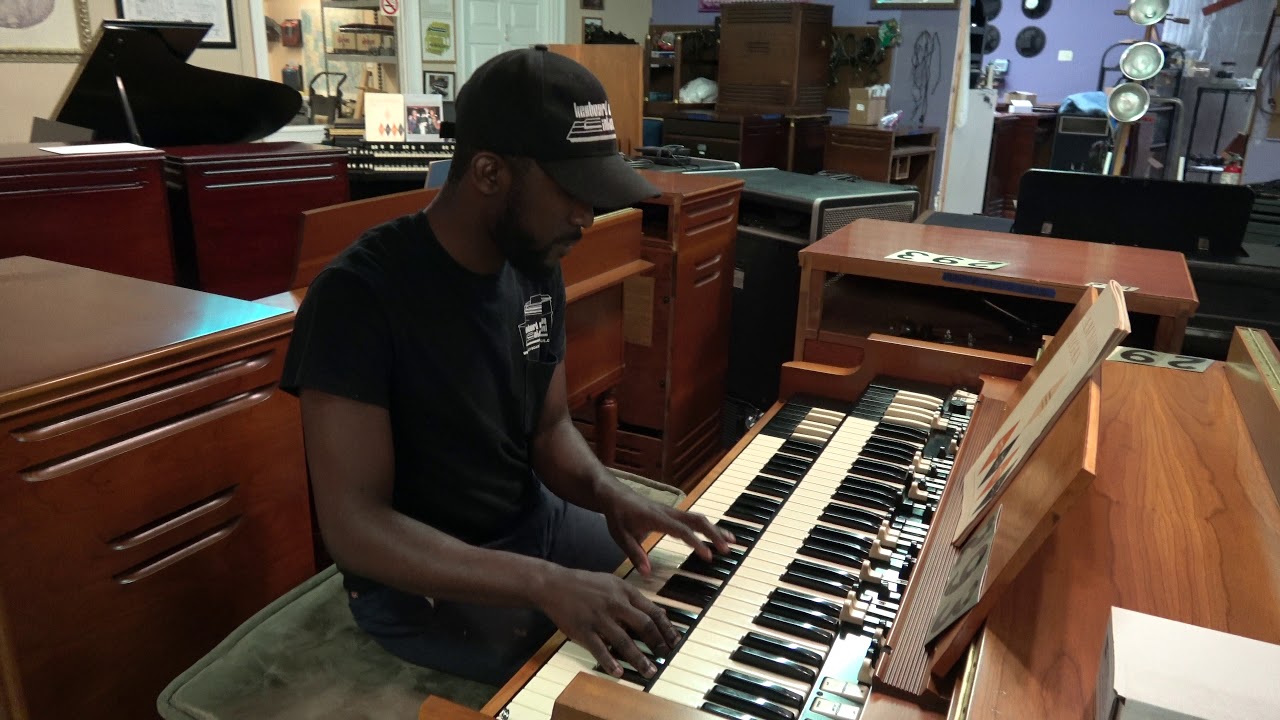 # 293 Hammond B3 Fruitwood matching Leslie 122 at Keyboard Exchange International