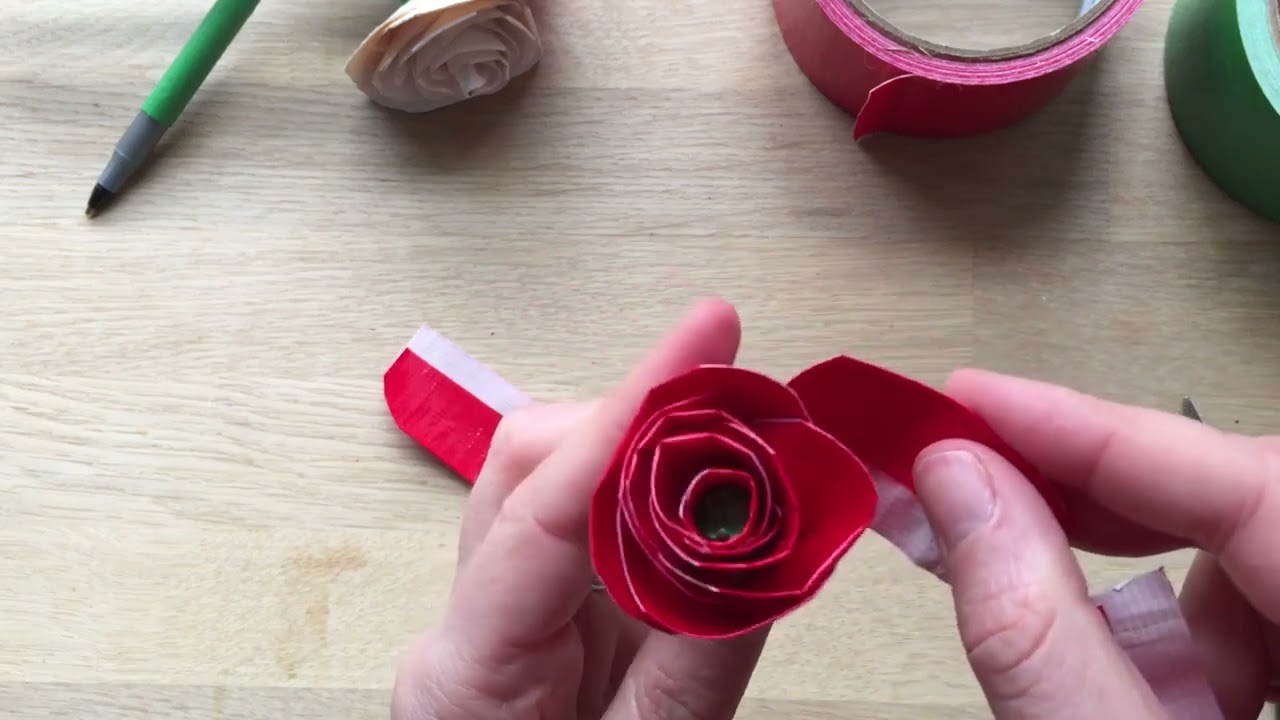 Как сделать розы из клейкой ленты