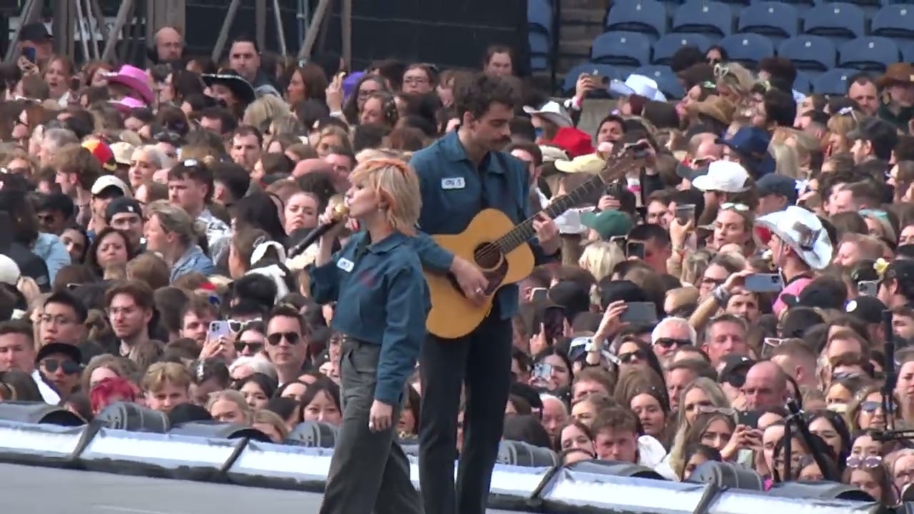 Paramore -The Only Exception (Eras Tour Murrayfield Stadium Edinburgh 7th June 2024)