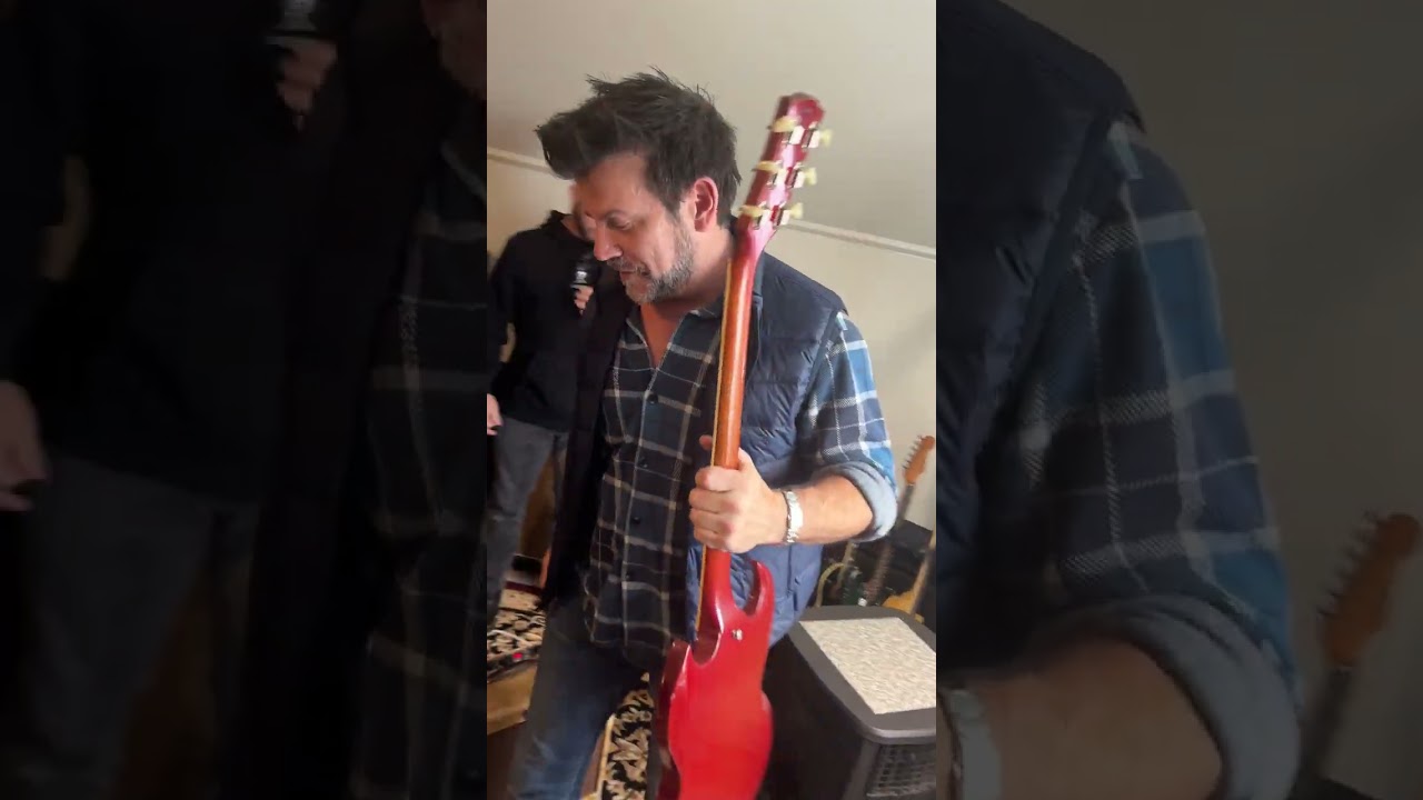 Uncle Larry and friends guitar 🎈 🎉