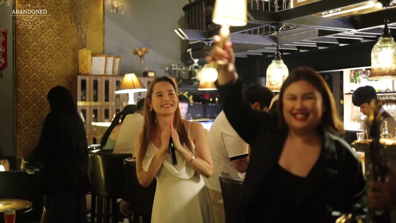 California King Bed | Rihanna Cover by Sirakena | Sukhumvit live jazz