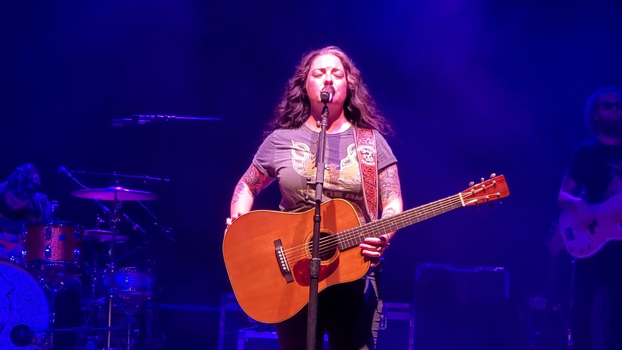 Ashley McBryde - YOU'RE GONNA MISS ME WHEN I'M GONE - Austin, Texas.