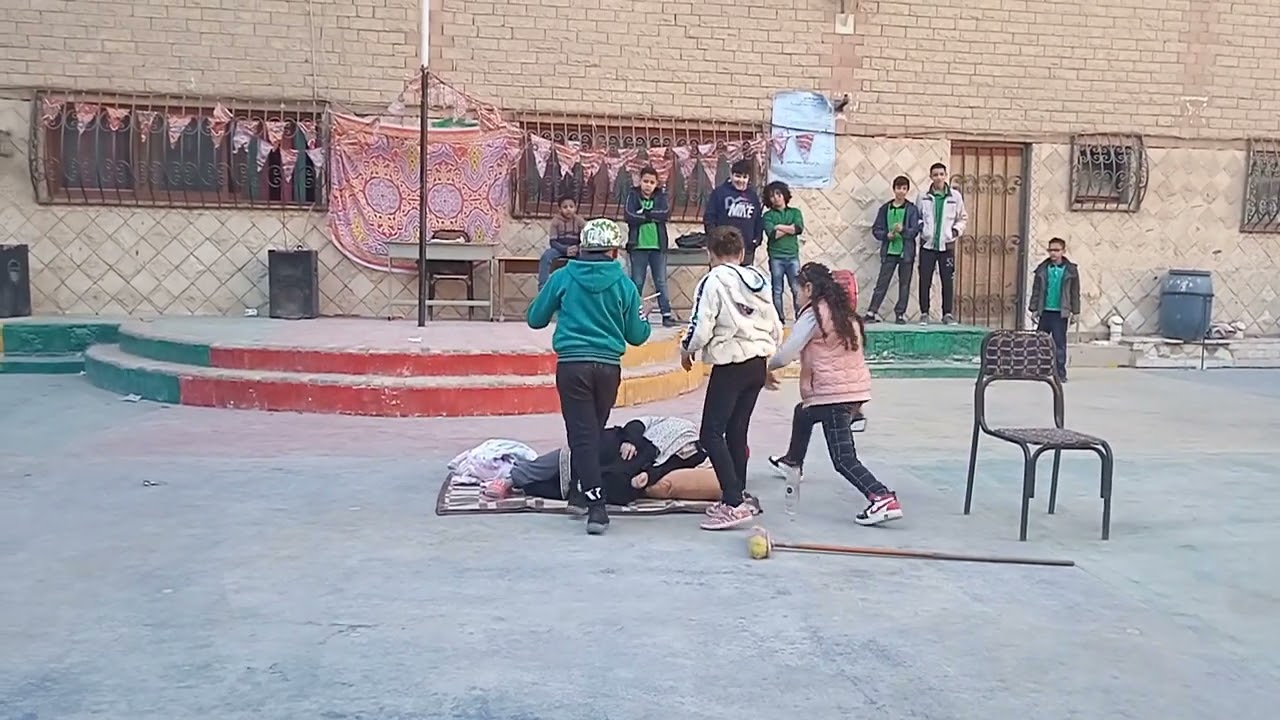 مسرحية الأم