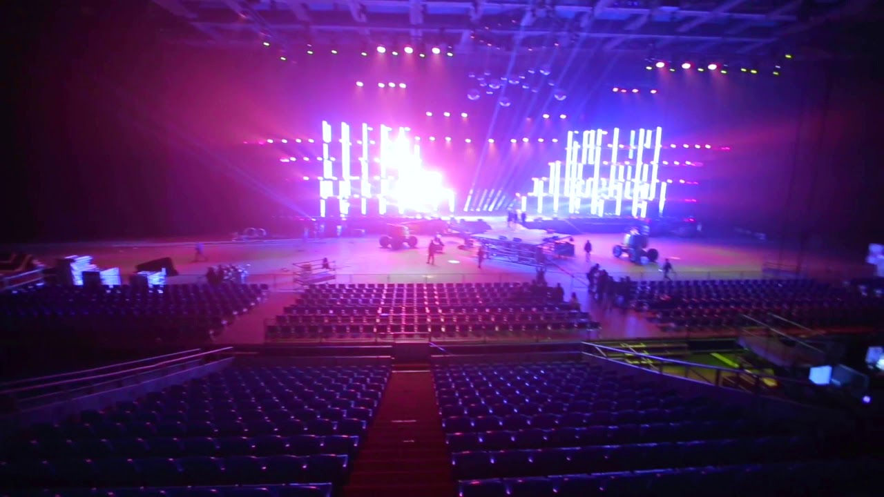 TWICE's More & More In An Empty Arena