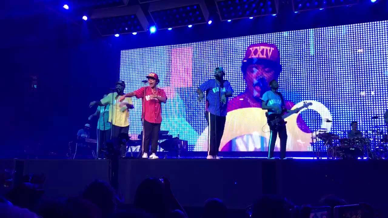 BRUNO MARS THAT'S WHAT I LIKE LIVE 2017
