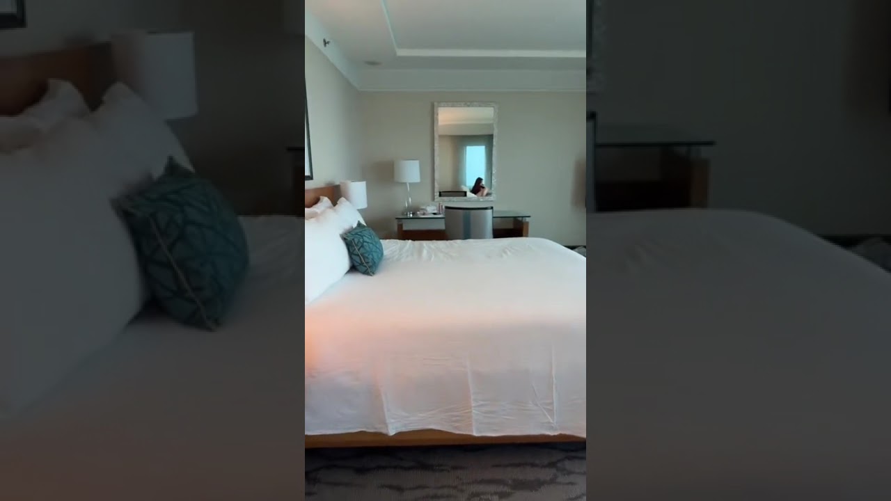 Sophie Rain - Bahamas Room Tour 