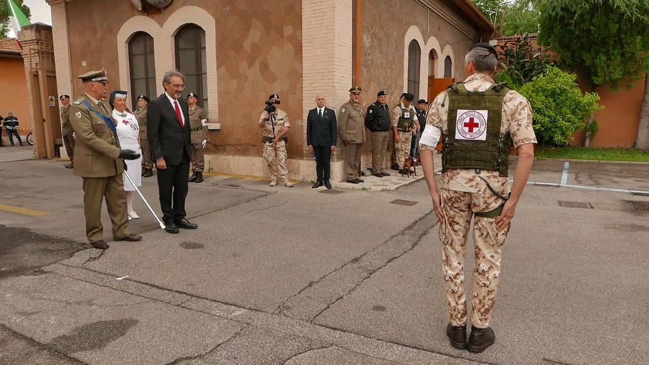 rassegna dei reparti schierati CRI