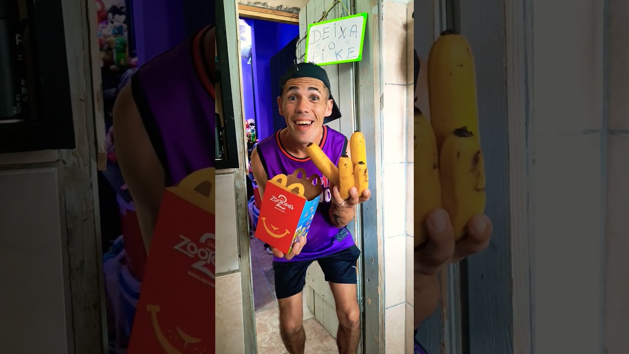 eu posso comer uma banana #humor #comedy #memes #youtubeshorts #family #shorts #funny