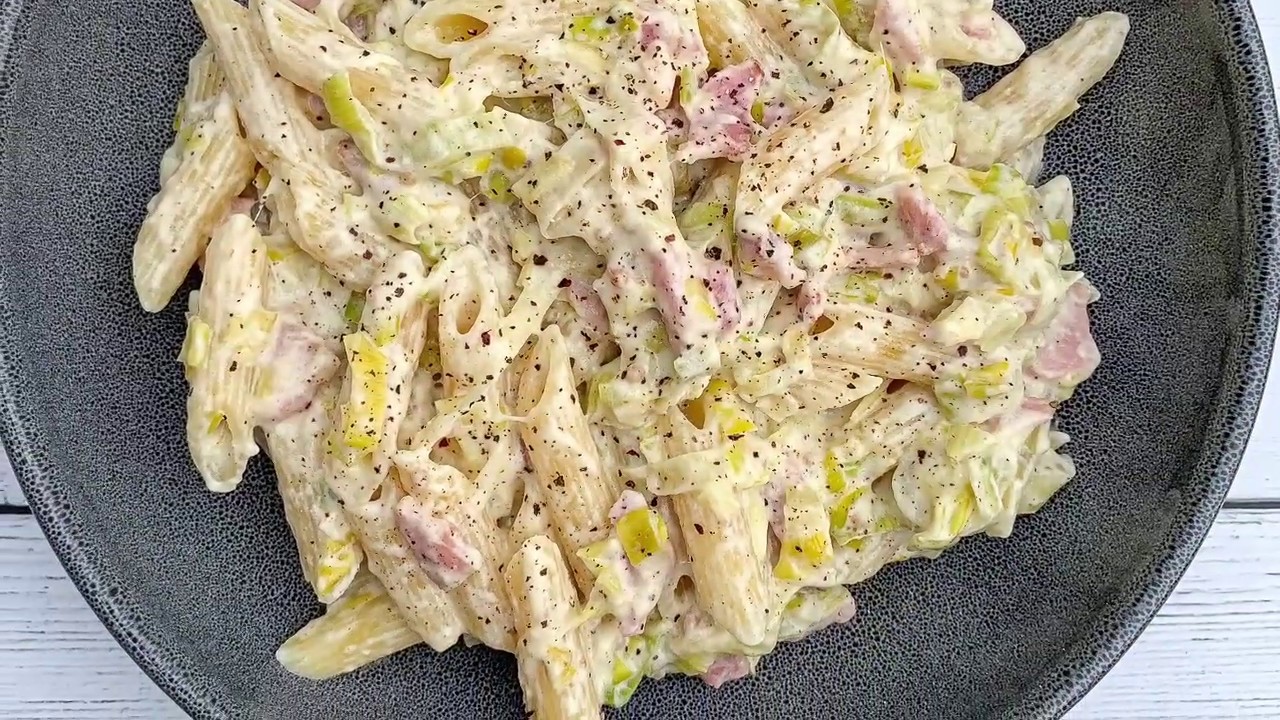 LEEK & BACON CREAM PASTA RECIPE - STEP BY STEP - EASY CREAMY PASTA