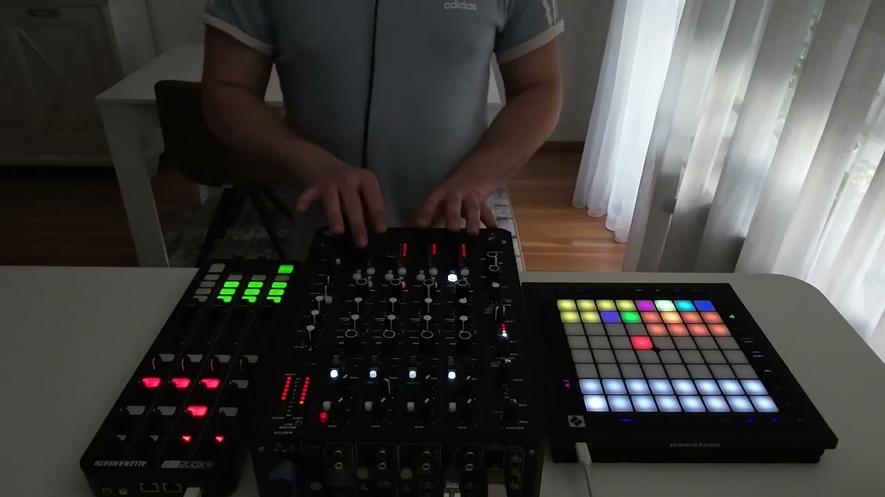 TechHouse Episode 13 // Playdifferently