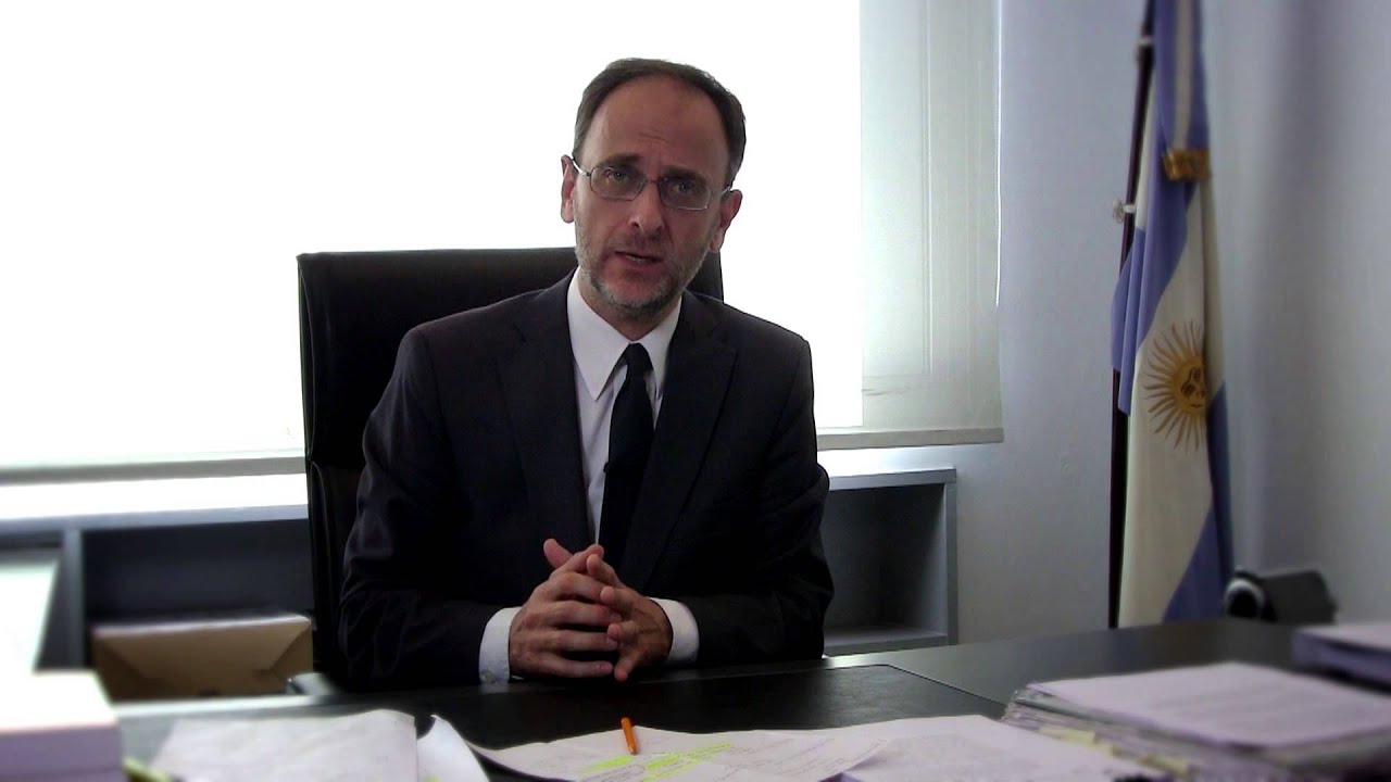 Carlos F. Balbín - ¿Es posible que los órganos inferiores de la administración dicten leyes?