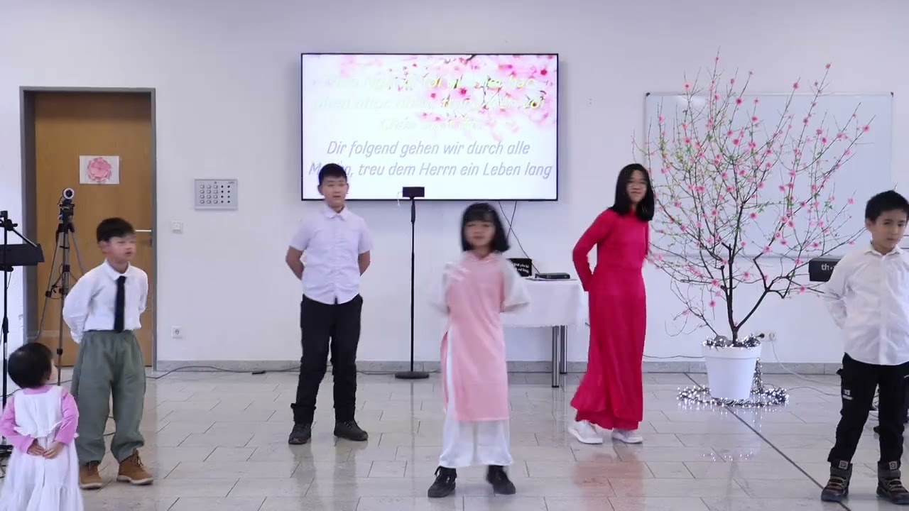 Nhân ngày xuân mới