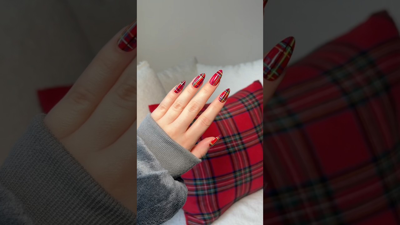 red plaid christmas nails❤️🎁🎄 