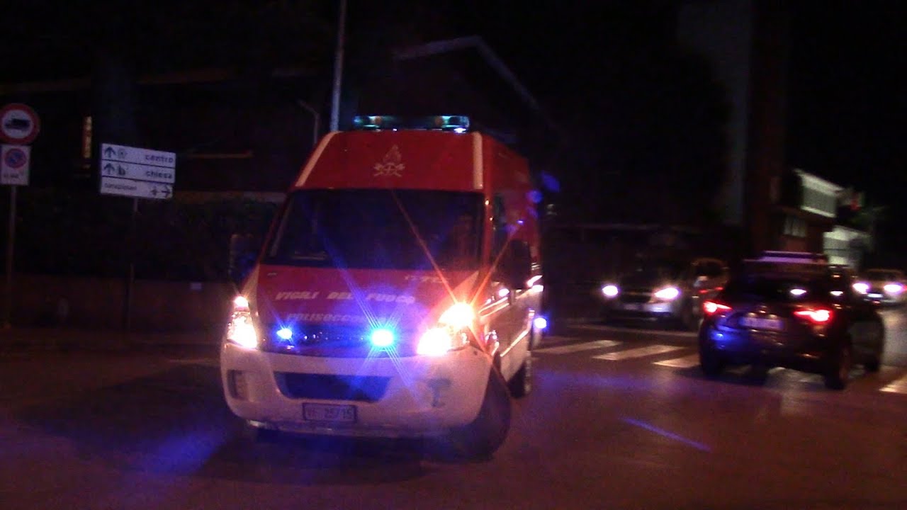 [INCENDIO VILLA]ARRIVO CARRO SOCCORSO VVF INVERUNO IN SIRENA+ABP VVF RHO+AMBULANZA+AUTOMEDICA